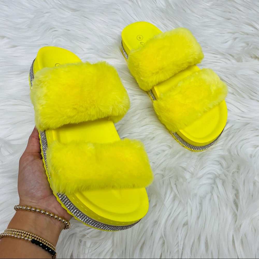 Yellow fur rhinestoned sandal - Picture 5 of 6